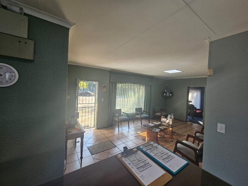 To Let 3 Bedroom Property for Rent in Van Riebeeck Park Gauteng