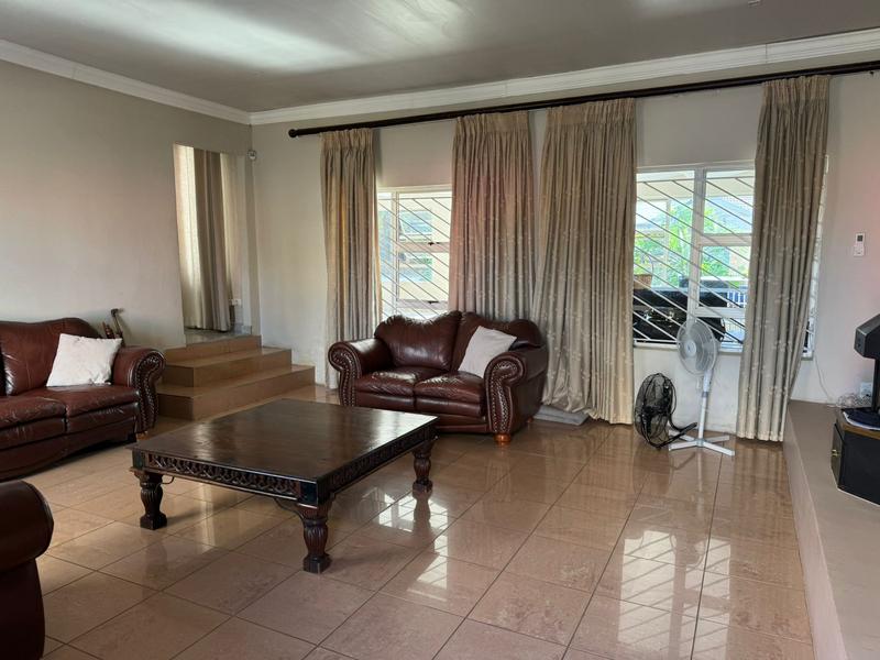 5 Bedroom Property for Sale in Heuweloord Gauteng