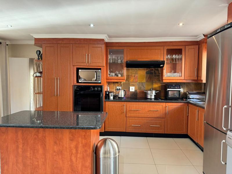 5 Bedroom Property for Sale in Heuweloord Gauteng