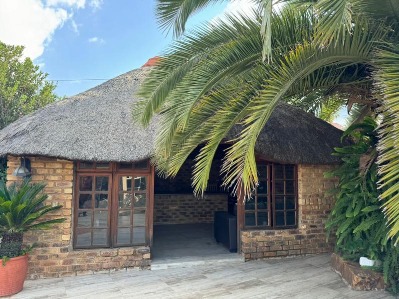 5 Bedroom Property for Sale in Heuweloord Gauteng