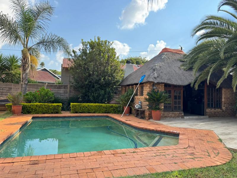 5 Bedroom Property for Sale in Heuweloord Gauteng