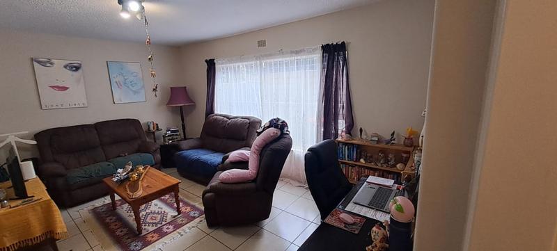 1 Bedroom Property for Sale in Edenvale Gauteng