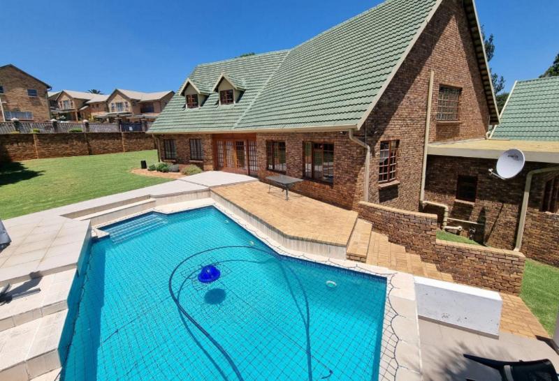 4 Bedroom Property for Sale in Oakdene Gauteng