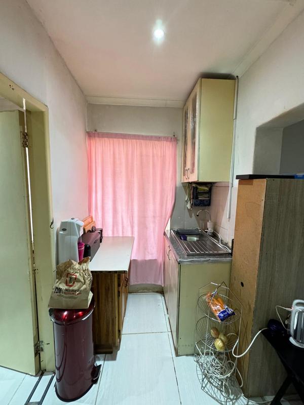 To Let 1 Bedroom Property for Rent in Rondebult Gauteng