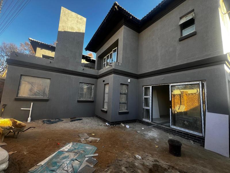 5 Bedroom Property for Sale in Sunward Park Gauteng