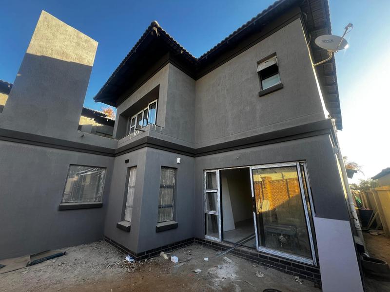 5 Bedroom Property for Sale in Sunward Park Gauteng