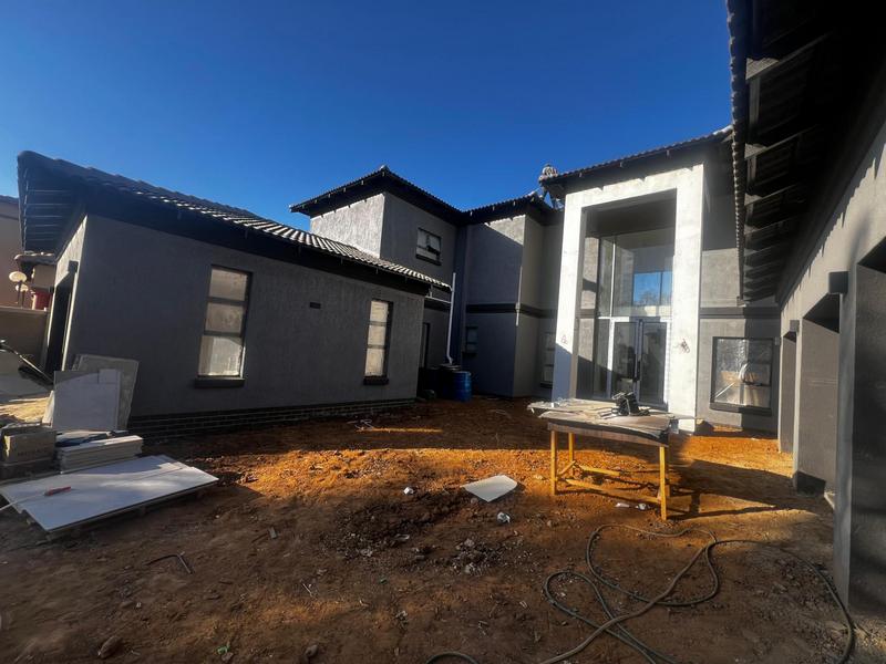 5 Bedroom Property for Sale in Sunward Park Gauteng