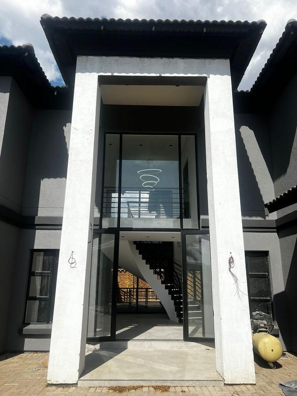 5 Bedroom Property for Sale in Sunward Park Gauteng