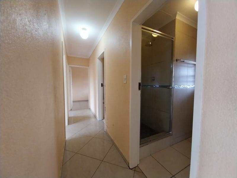 To Let 3 Bedroom Property for Rent in Monument Gauteng