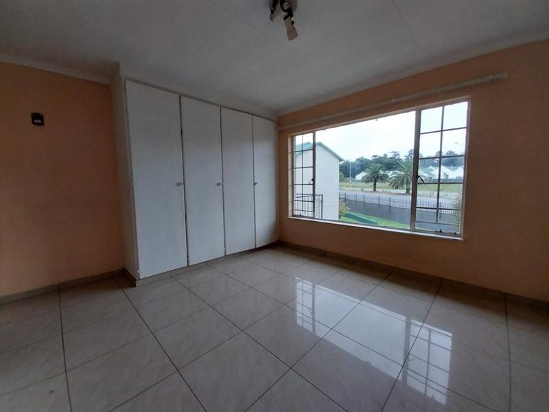 To Let 3 Bedroom Property for Rent in Monument Gauteng