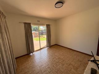 5 Bedroom Property for Sale in Klippoortje Gauteng