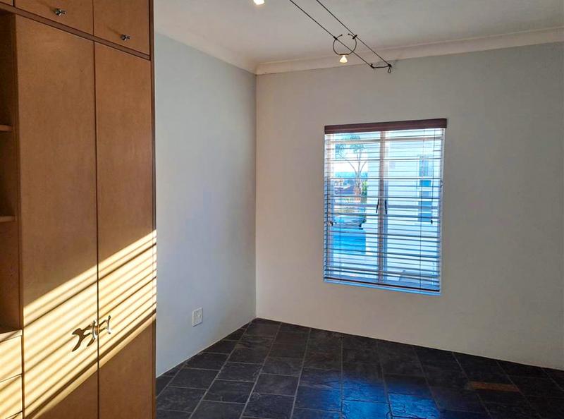 To Let 1 Bedroom Property for Rent in Dunkeld West Gauteng