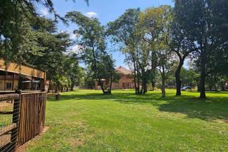 5 Bedroom Property for Sale in Unitas Park Gauteng