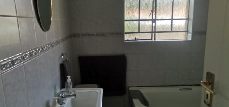 To Let 2 Bedroom Property for Rent in Lombardy East Gauteng