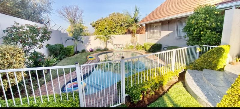 To Let 3 Bedroom Property for Rent in Sydenham Gauteng