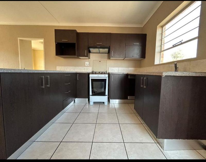 To Let 1 Bedroom Property for Rent in Roodepoort Gauteng