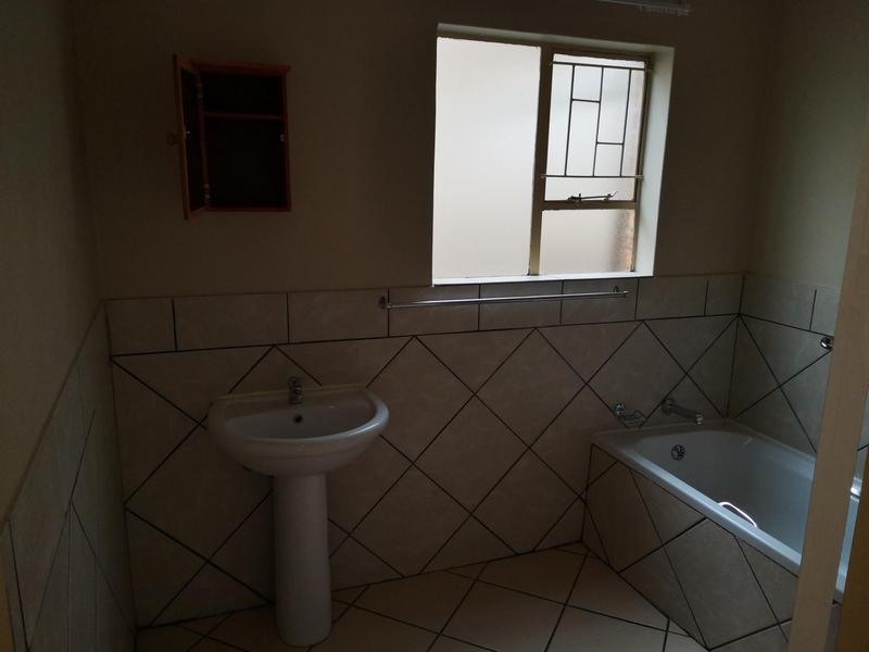 To Let 2 Bedroom Property for Rent in Krugersdorp Gauteng