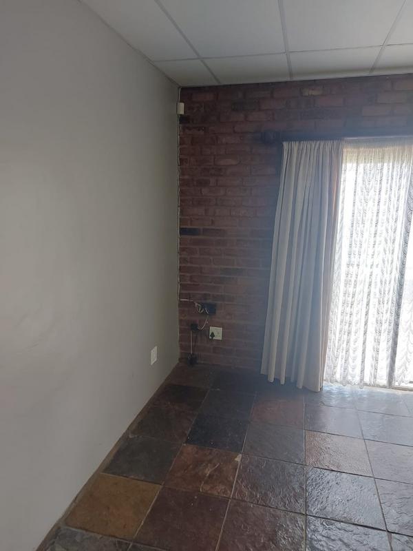 5 Bedroom Property for Sale in Hekpoort Gauteng