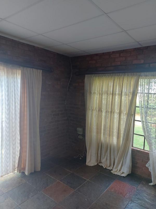 5 Bedroom Property for Sale in Hekpoort Gauteng