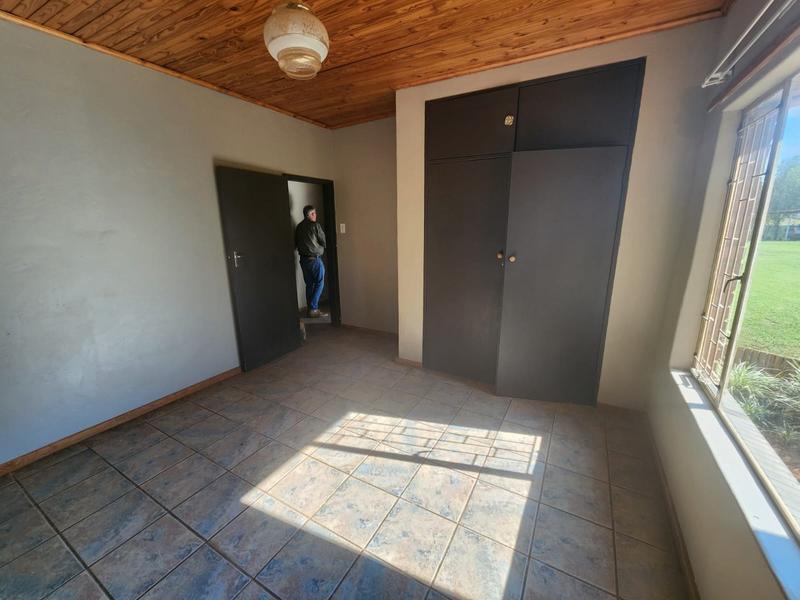 5 Bedroom Property for Sale in Hekpoort Gauteng