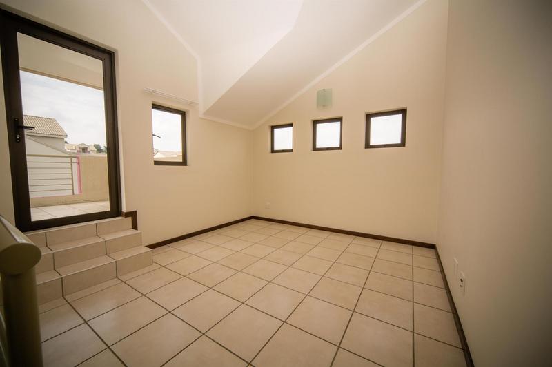 1 Bedroom Property for Sale in Bryanston West Gauteng