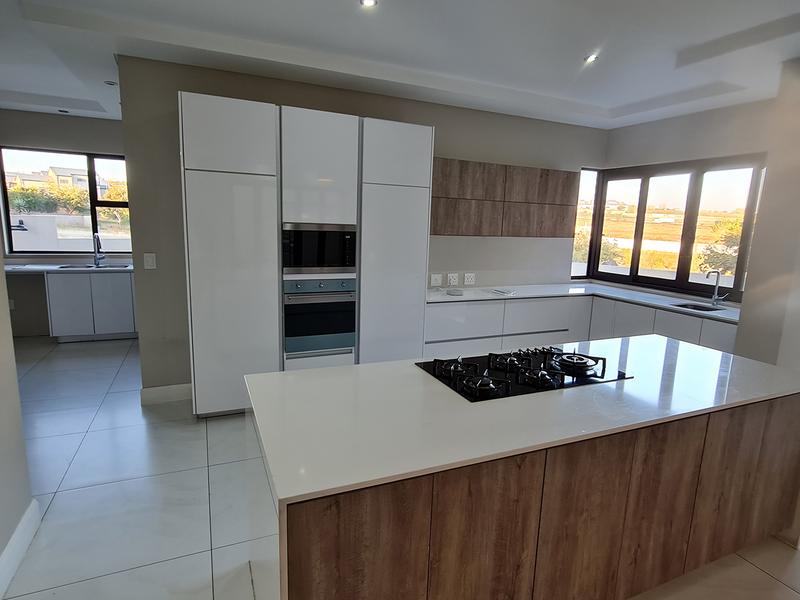 To Let 5 Bedroom Property for Rent in Waterfall Gauteng