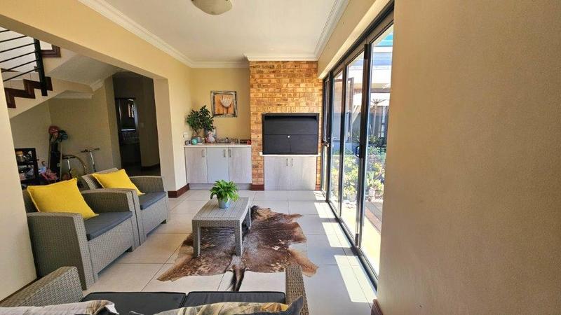 3 Bedroom Property for Sale in Midstream Ridge Gauteng