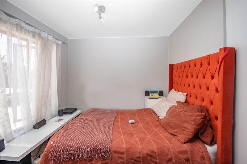 2 Bedroom Property for Sale in Vorna Valley Gauteng