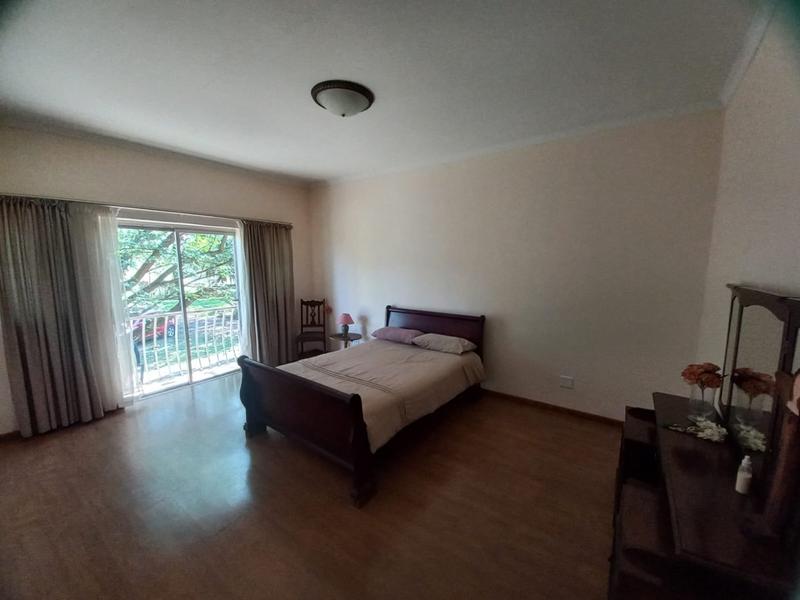 5 Bedroom Property for Sale in Haakdoornlaagte AH Gauteng