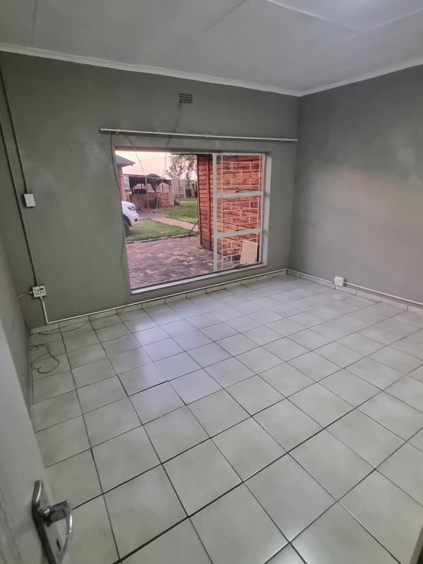 To Let 3 Bedroom Property for Rent in Roodia Gauteng