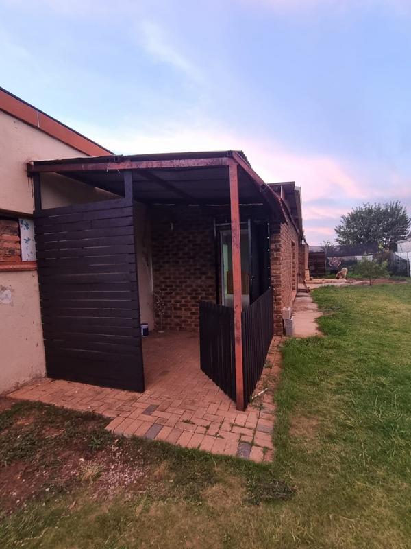 To Let 3 Bedroom Property for Rent in Roodia Gauteng