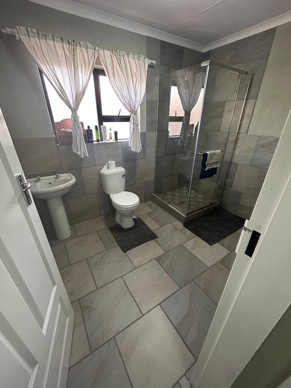 To Let 3 Bedroom Property for Rent in Strubenvale Gauteng