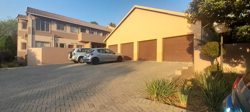 To Let 2 Bedroom Property for Rent in Thatchfield Gauteng