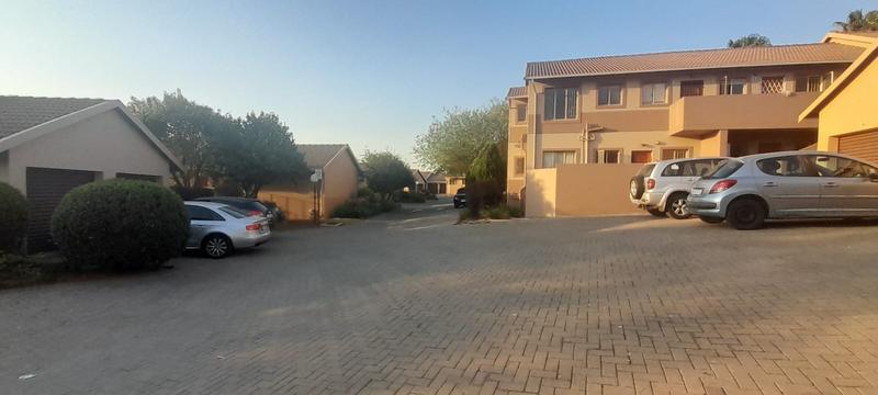 To Let 2 Bedroom Property for Rent in Thatchfield Gauteng