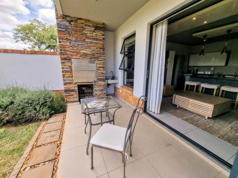 To Let 2 Bedroom Property for Rent in Waterkloof A H Gauteng