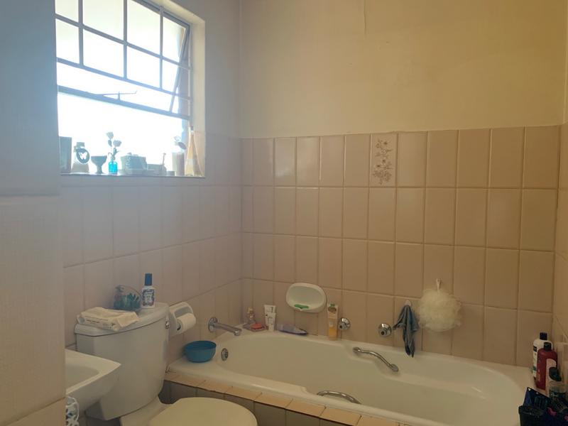 3 Bedroom Property for Sale in Fontainebleau Gauteng