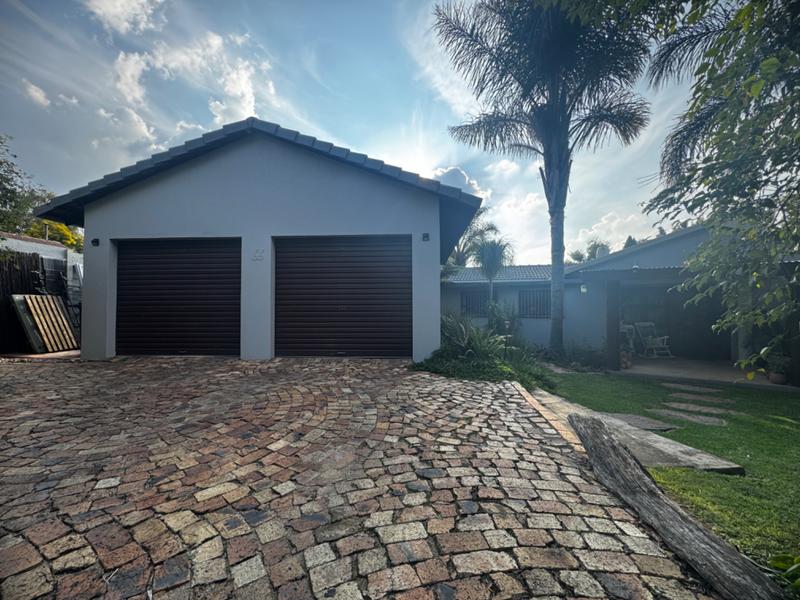 5 Bedroom Property for Sale in Fontainebleau Gauteng