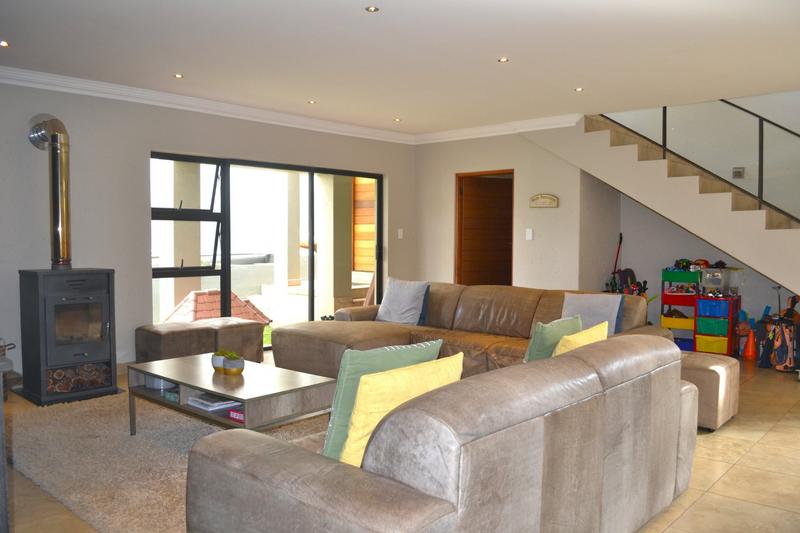 4 Bedroom Property for Sale in Featherbrooke Estate Gauteng