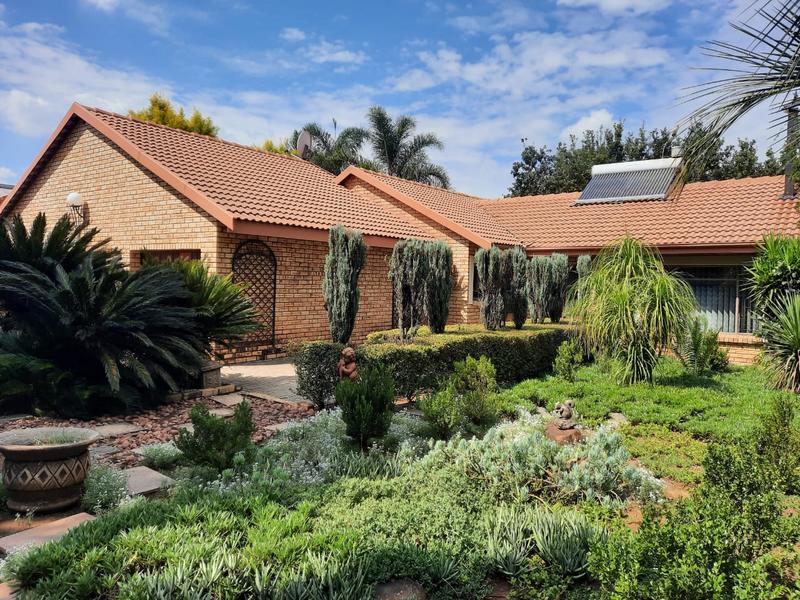 4 Bedroom Property for Sale in Vanderbijlpark SE 3 Gauteng