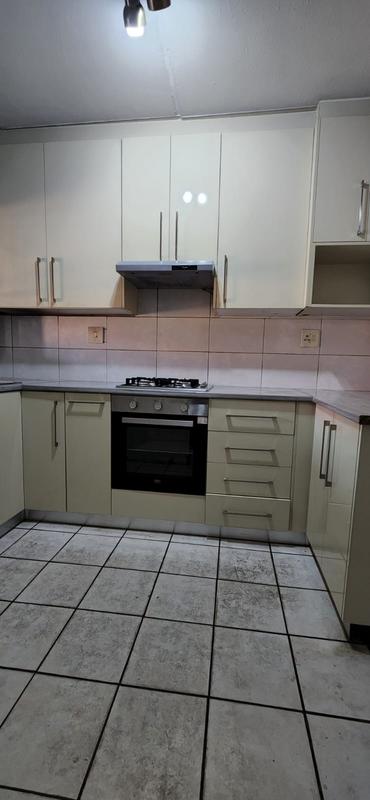 2 Bedroom Property for Sale in Buccleuch Gauteng