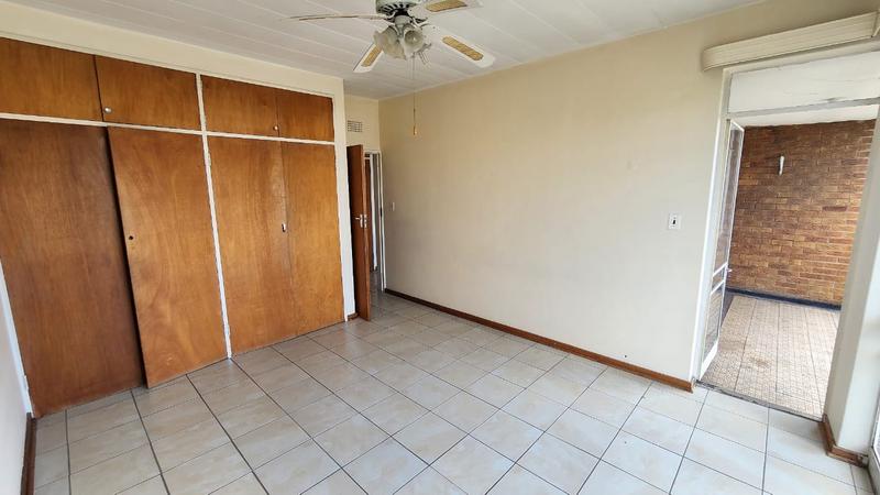 1 Bedroom Property for Sale in New Redruth Gauteng