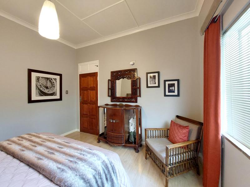 6 Bedroom Property for Sale in Linden Gauteng