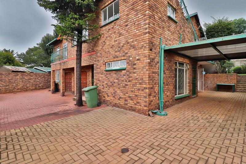 6 Bedroom Property for Sale in Edenvale Gauteng