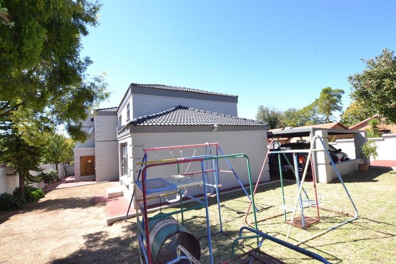 8 Bedroom Property for Sale in Country View Gauteng