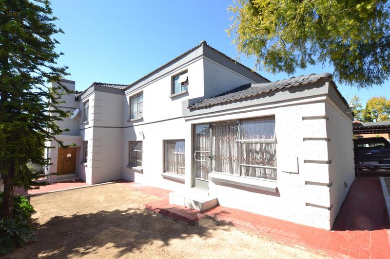 8 Bedroom Property for Sale in Country View Gauteng