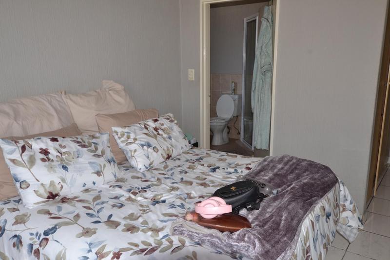 2 Bedroom Property for Sale in Vorna Valley Gauteng