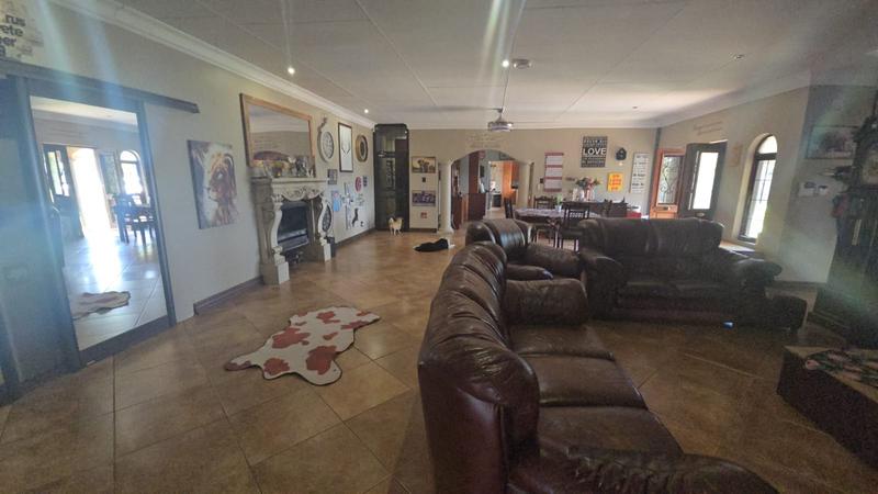 5 Bedroom Property for Sale in Kameeldrift East Gauteng
