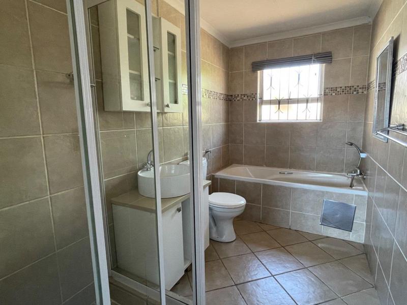 3 Bedroom Property for Sale in New Redruth Gauteng