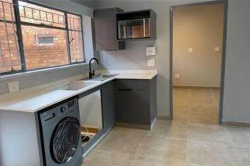 To Let 2 Bedroom Property for Rent in Linden Gauteng