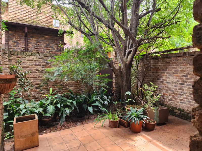 2 Bedroom Property for Sale in Brummeria Gauteng